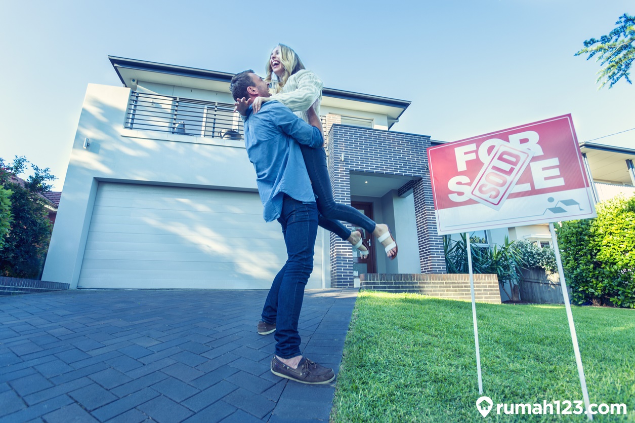 membeli rumah