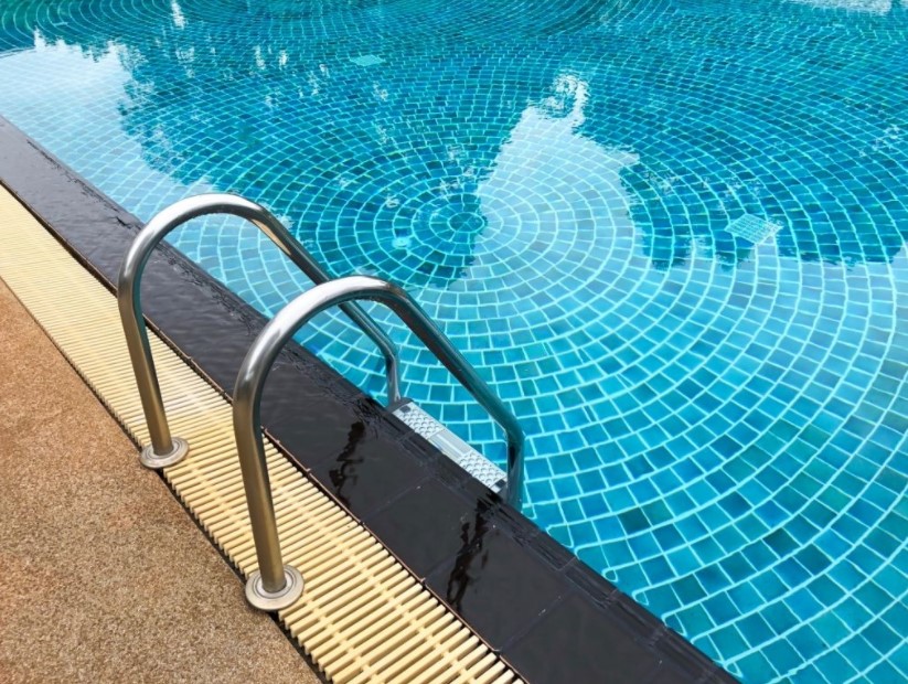 Kolam Renang di Permata Hijau Residence PIK 2 Jakarta Utara Kolam Renang di Permata Hijau Residence PIK 2 Jakarta Utara