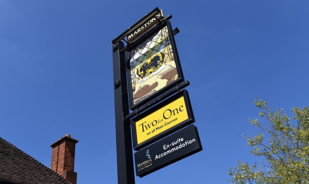 papan penginapan papan penginapan