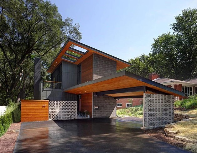 Garasi dengan Atap Kayu Terbuka