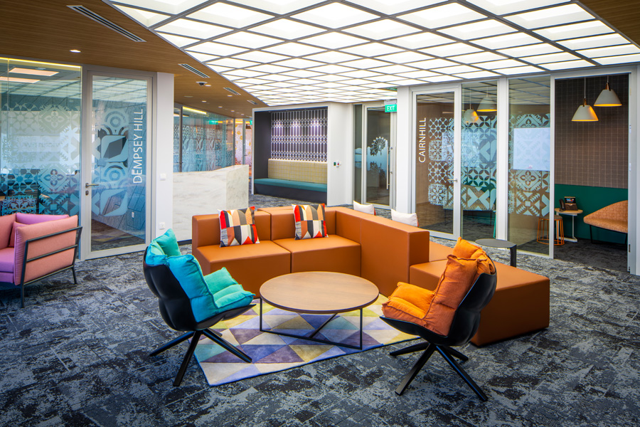 Modern dan Colourful