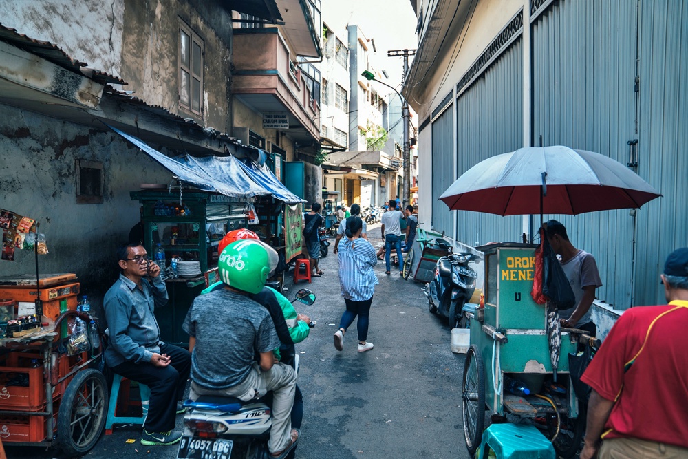 lingkungan-yang berisik lingkungan rumah dalam gang