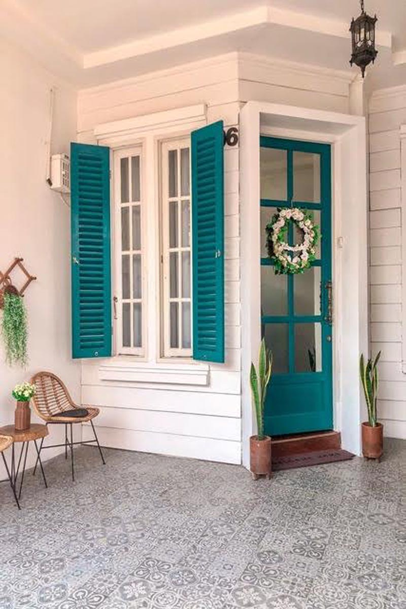 10 Model Teras Rumah Klasik yang Kekinian, Hunian Semakin Mewah