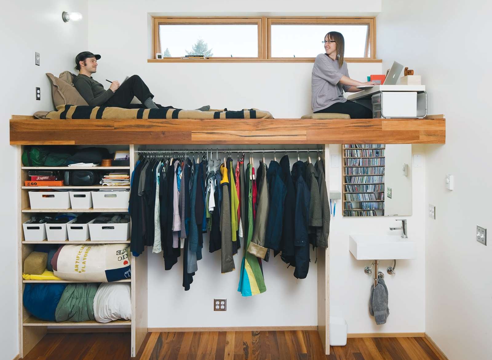 Walk In Closet Mini dengan Area Loft Walk In Closet Mini dengan Area Loft