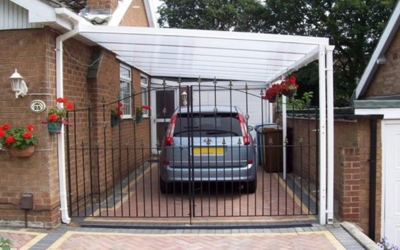 10 Model Garasi Mobil, Melindungi Kendaraan dari Hujan dan Panas