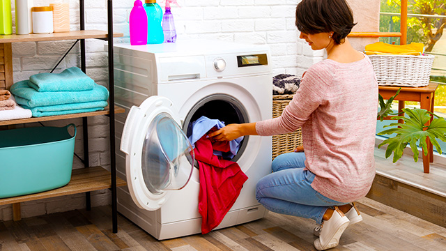 Rutin Mencuci Pakaian Rutin Mencuci Pakaian