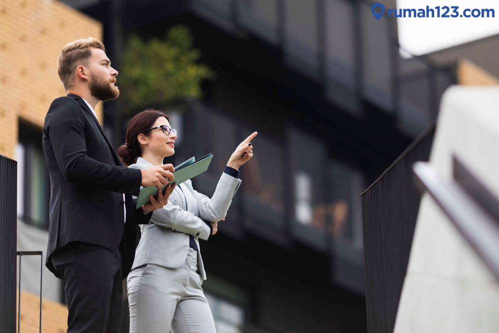 Menggunakan Jasa Agen Properti Profesional Menggunakan Jasa Agen Properti Profesional