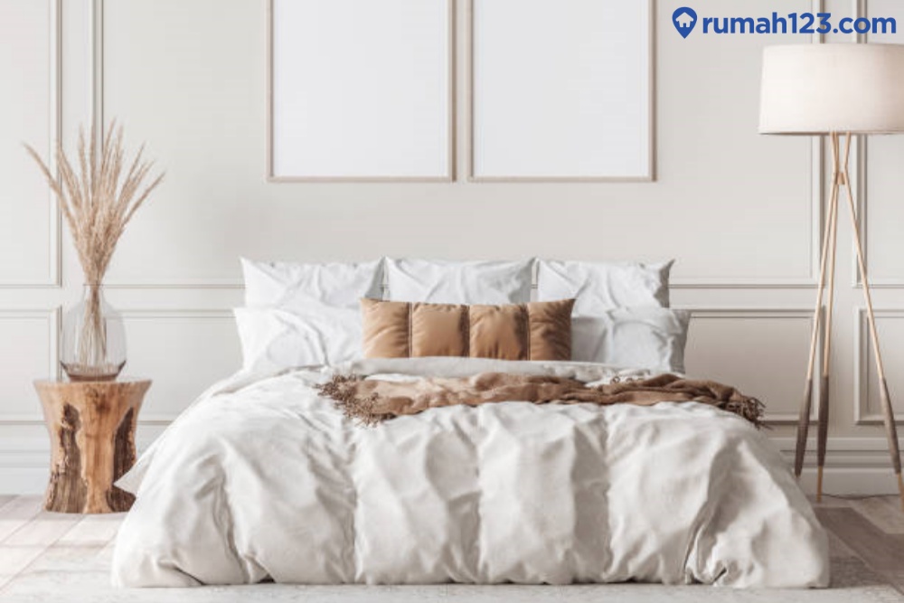 Aplikasikan Cat Tembok Berwarna Netral Aplikasikan Cat Tembok Berwarna Netral