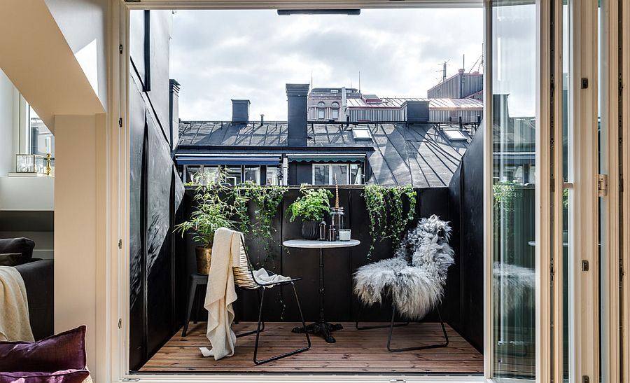 Balkon Apartemen Kecil Minimalis dengan Pemandangan Kota balkon aesthetic minimalis