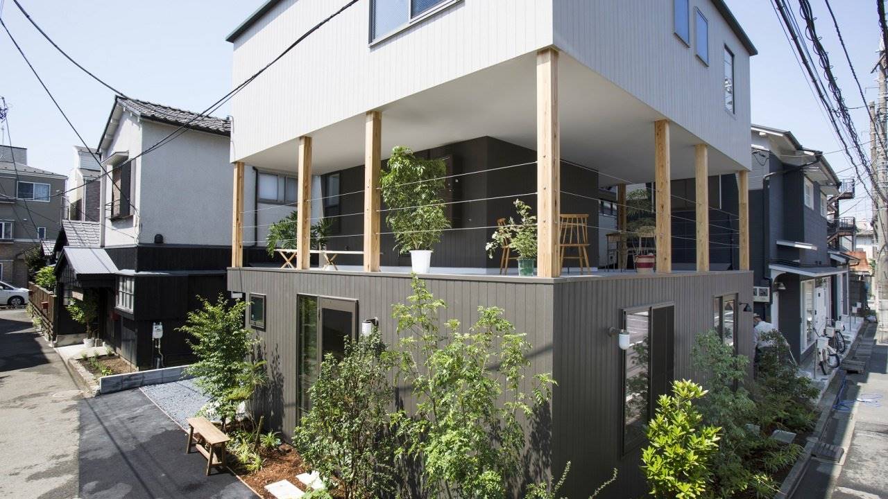 Lifted House oleh Furuya Design Lifted House oleh Furuya Design