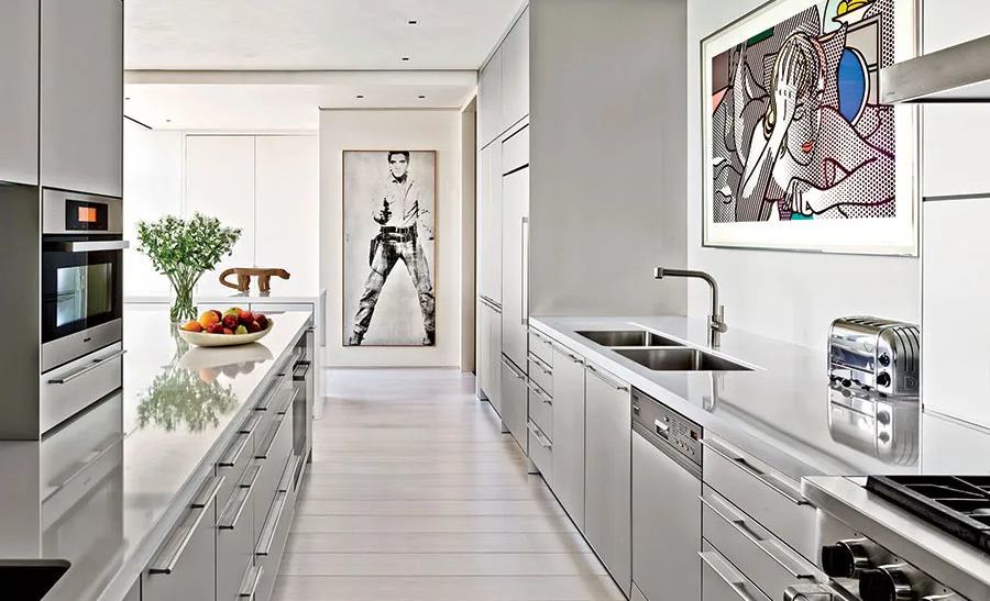 Karya Seni pada Dapur Apartemen Mewah Karya Seni pada Dapur Apartemen Mewah