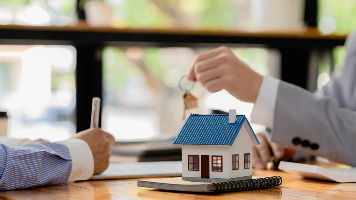Simulasi Perhitungan Komisi Agen Properti untuk Penjualan Rumah