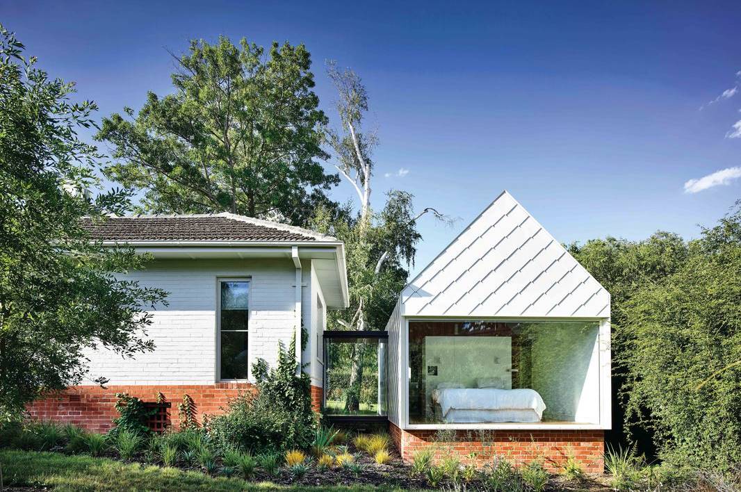 8 Desain Rumah Paviliun yang Cantik & Multifungsi