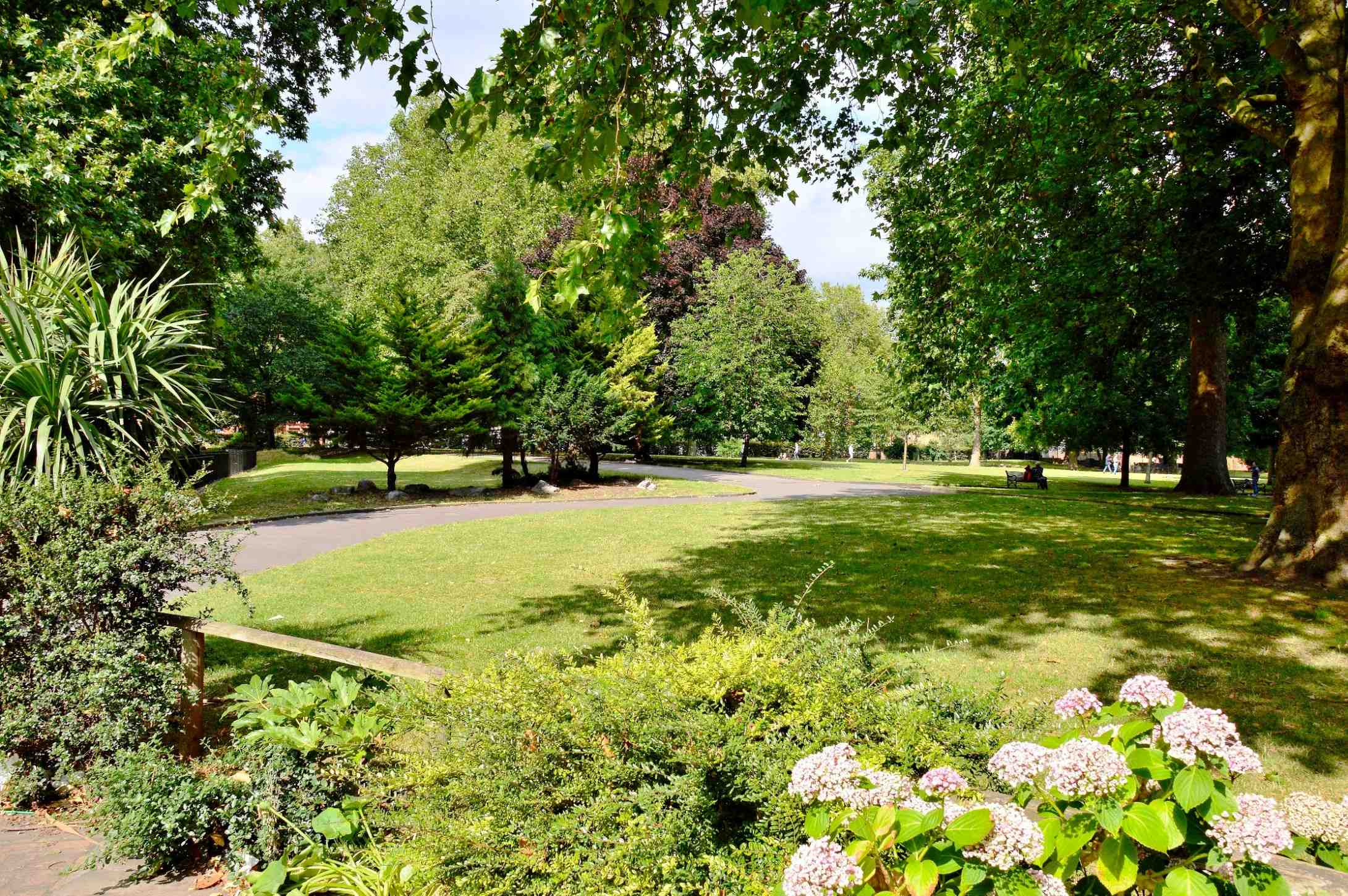 Fungsi Taman di Perumahan dan Rekomendasinya