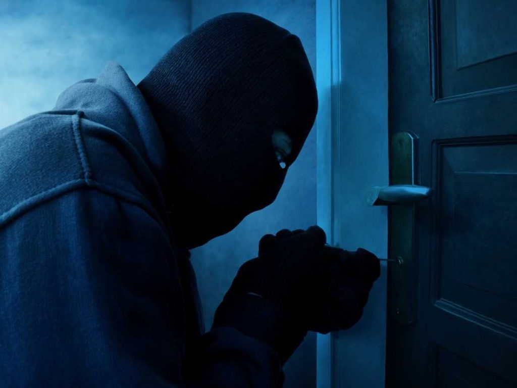 7 Tips Rumah Anti Maling yang Wajib Kamu Ketahui