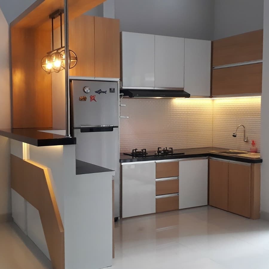 2. Rumah dengan Dapur Mini Bar Minimalis Modern