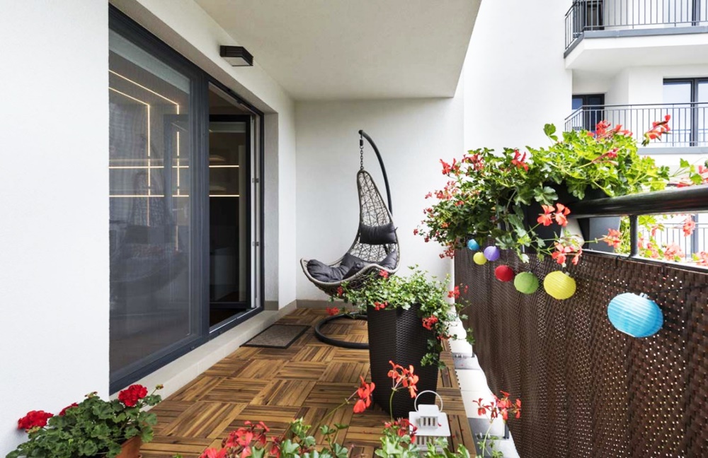 10 Ide Desain Balkon Apartemen, dari Minimalis hingga Mewah