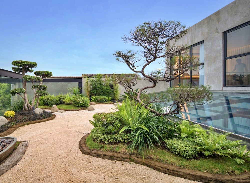 14 Inspirasi Taman Belakang Rumah yang Cantik dan Asri