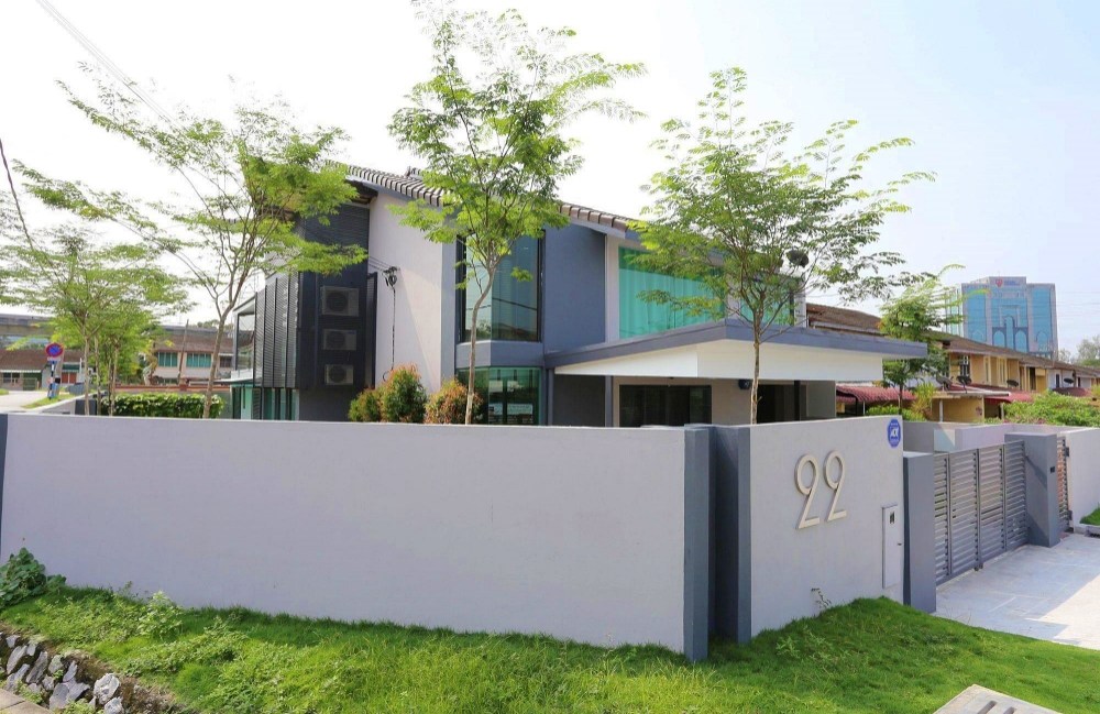 11 Inspirasi Desain Rumah Hook 2 Lantai yang Menawan