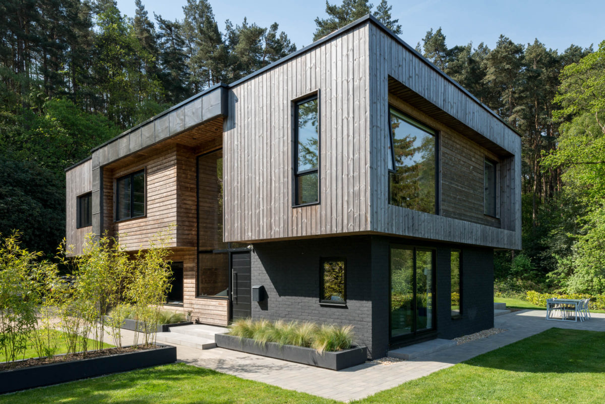 9 Inspirasi Desain Rumah Kayu Modern Mewah yang Elegan