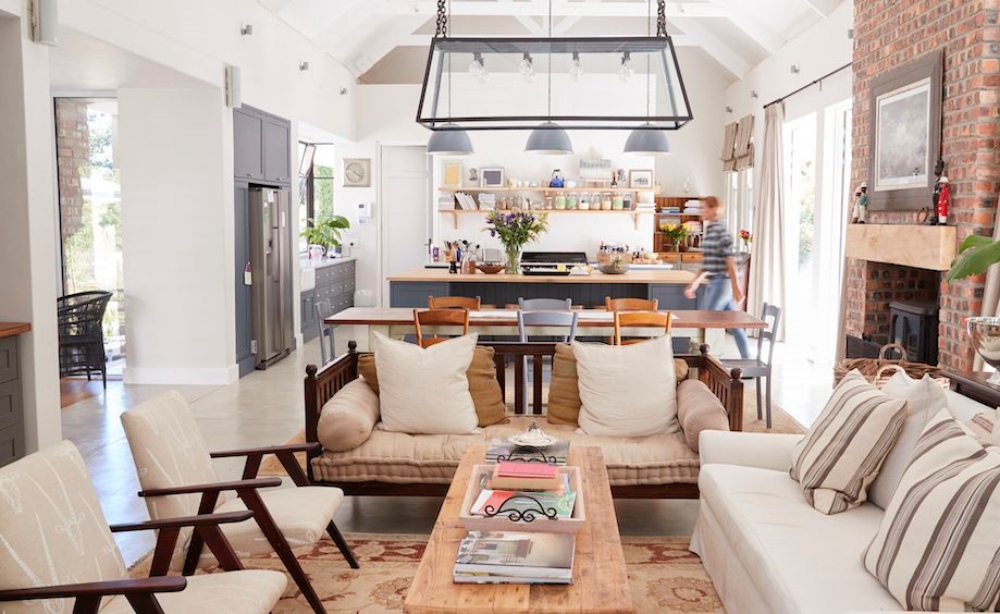 12 Inspirasi Ruang Tamu dan Ruang Keluarga Tanpa Sekat