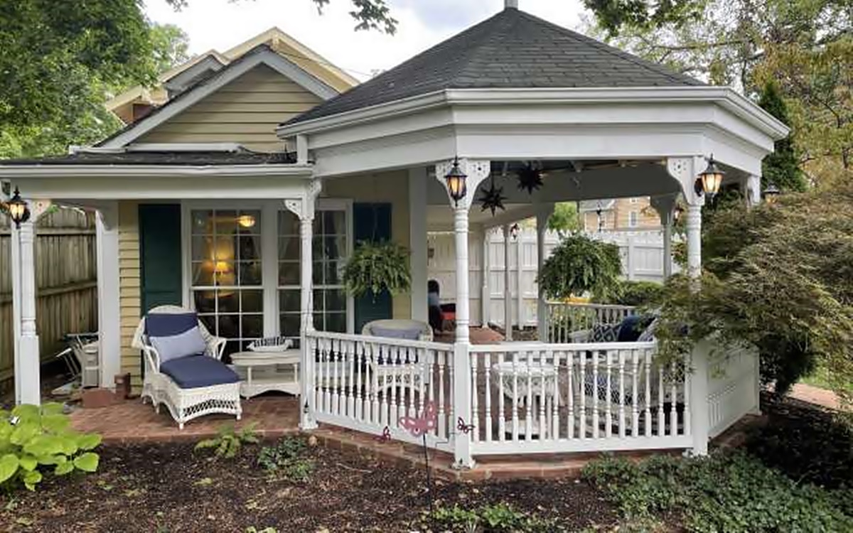 Gazebo-Menyatu-dengan-Teras