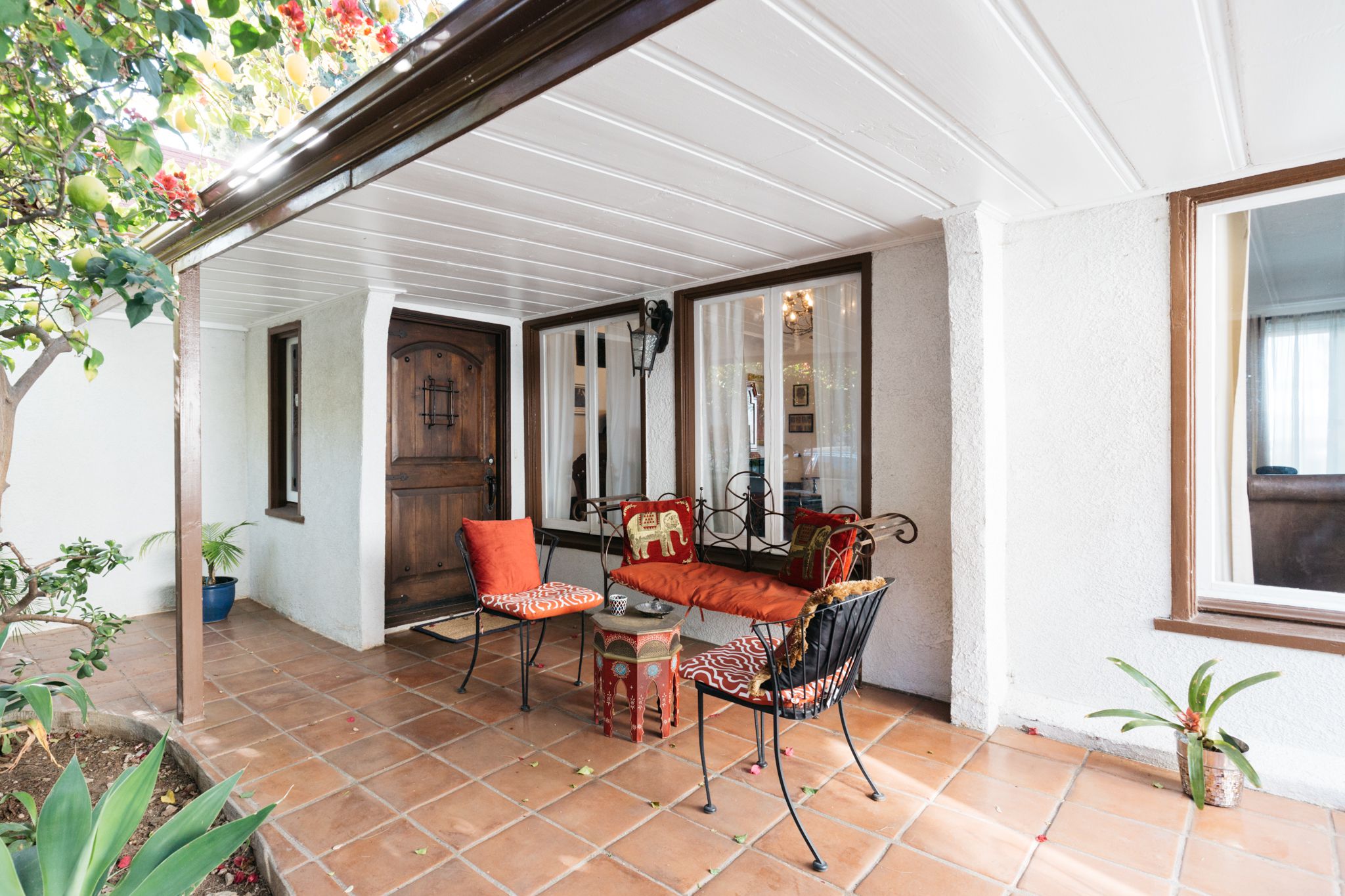 Patio Sederhana nan Homey