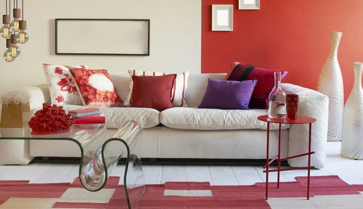 Cat ivory dan merah bata