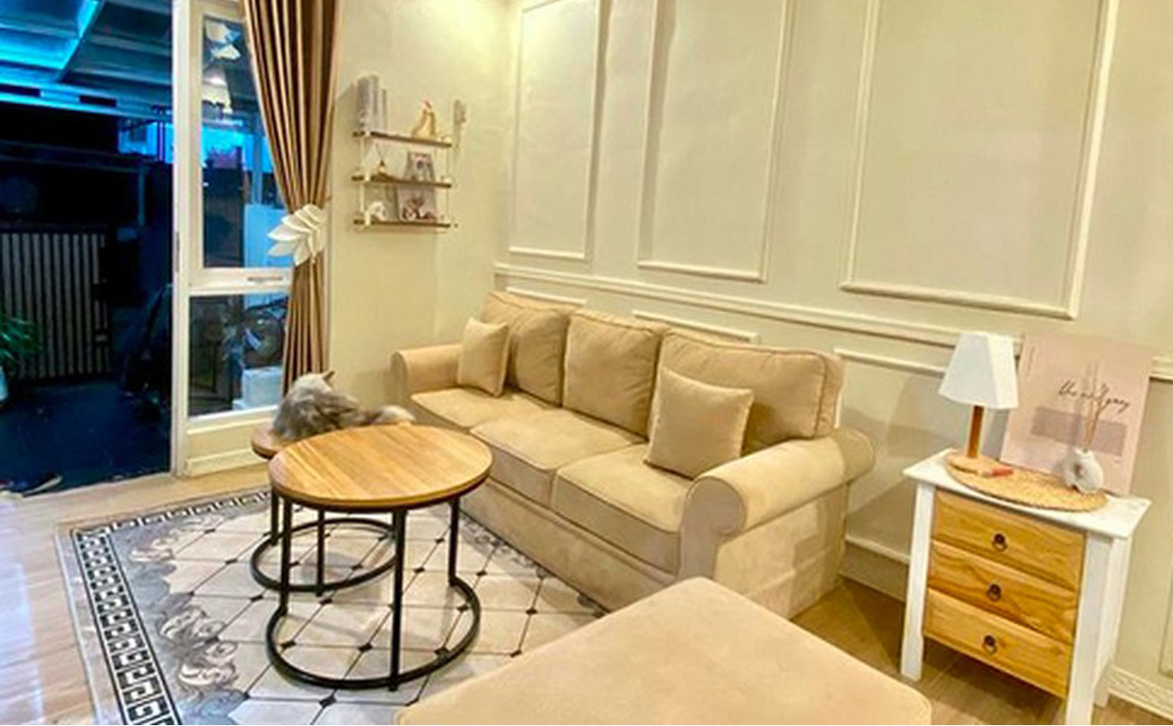 Ruang Tamu Mewah Minimalis American Classic