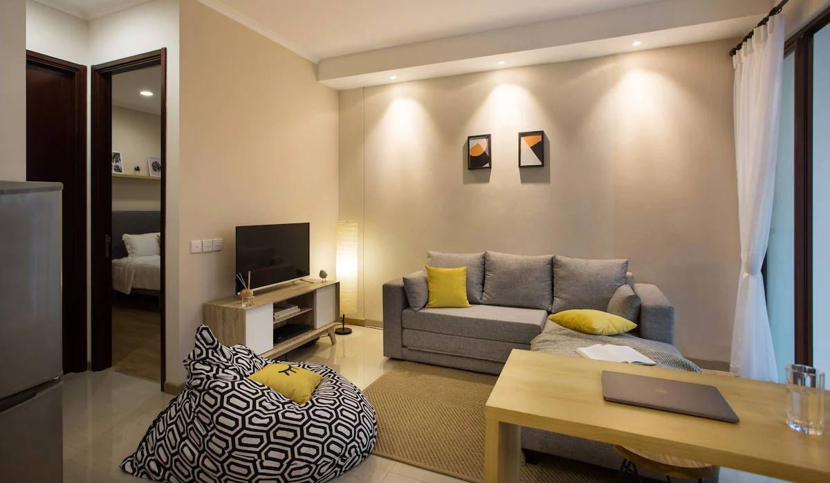 Lampu Plafon Ruang Tamu Model Sorot