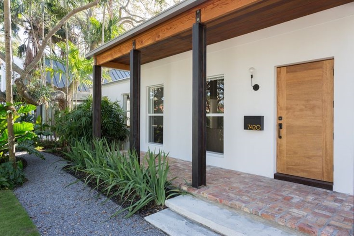 Model Lantai Teras Rumah Minimalis Batu Alam