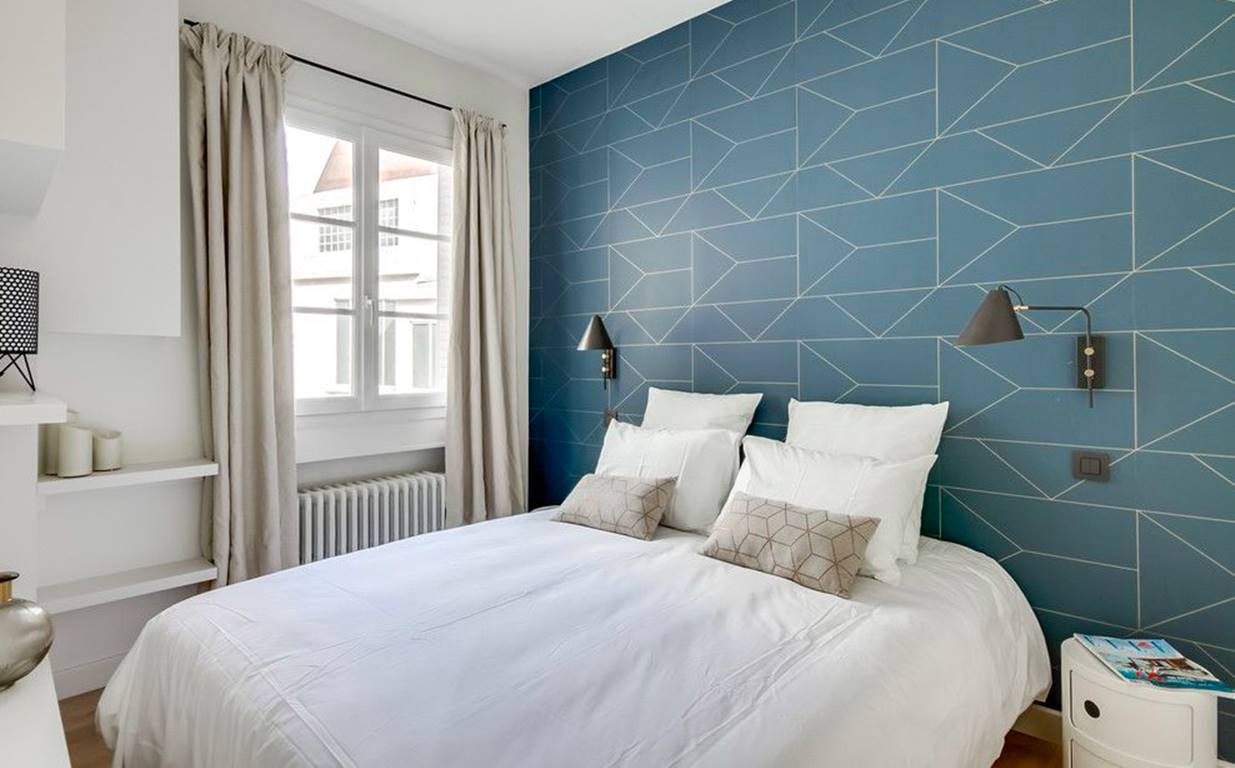 Wallpaper Dinding sebagai Dekorasi Kamar Ukuran 3x4