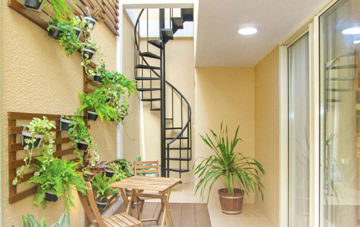 Model Tangga Luar Rumah Minimalis Melingkar