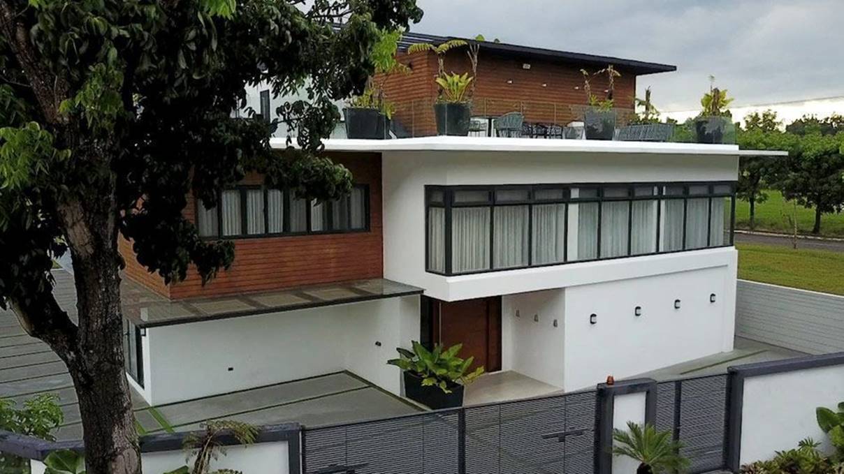 Desain Rumah Tanpa Teras Depan dengan Rooftop