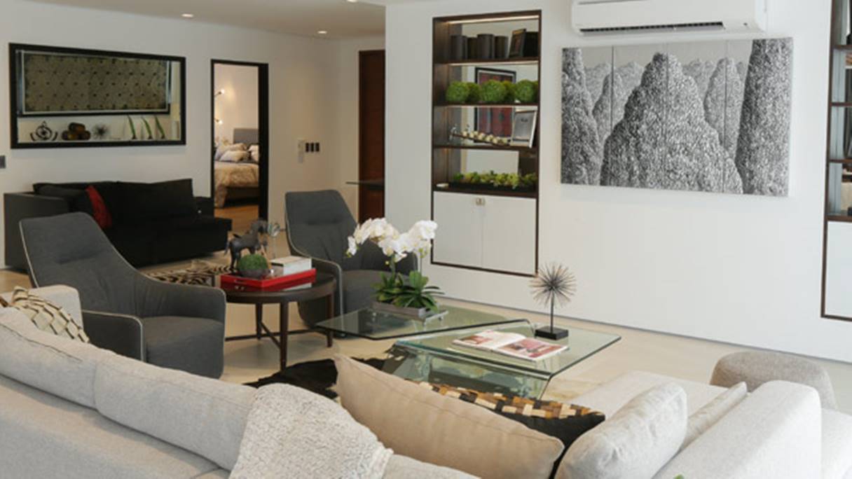 Interior Rumah Tanpa Teras Depan dengan Rooftop