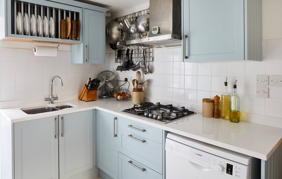 Dapur Minimalis Ukuran 2x3 Bentuk L