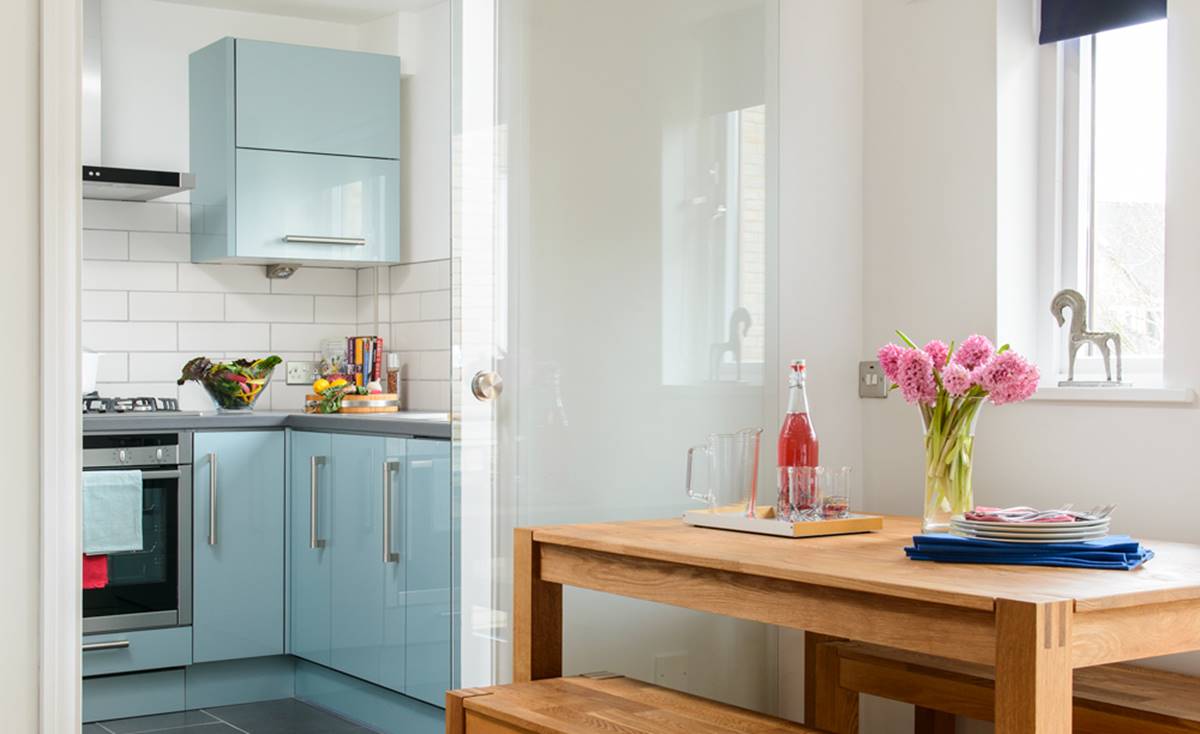 Desain Dapur Minimalis 3x2 dengan Pintu Geser