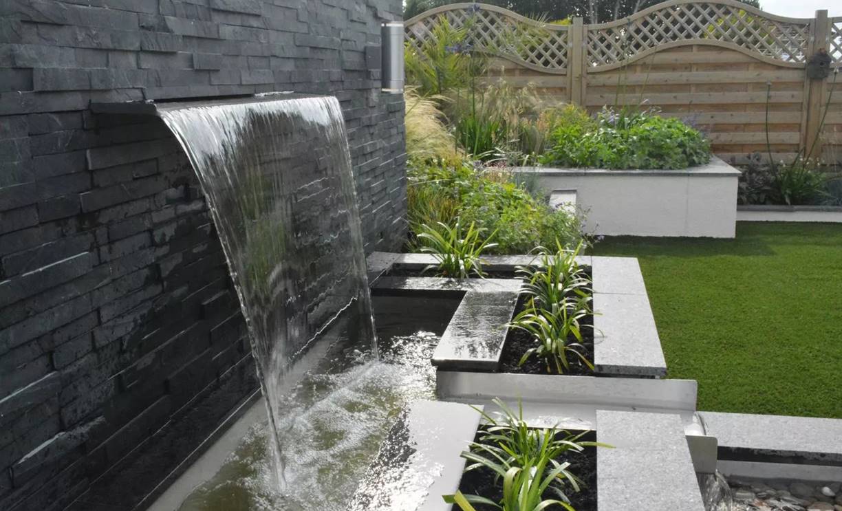 Taman Air Terjun Dinding Modern