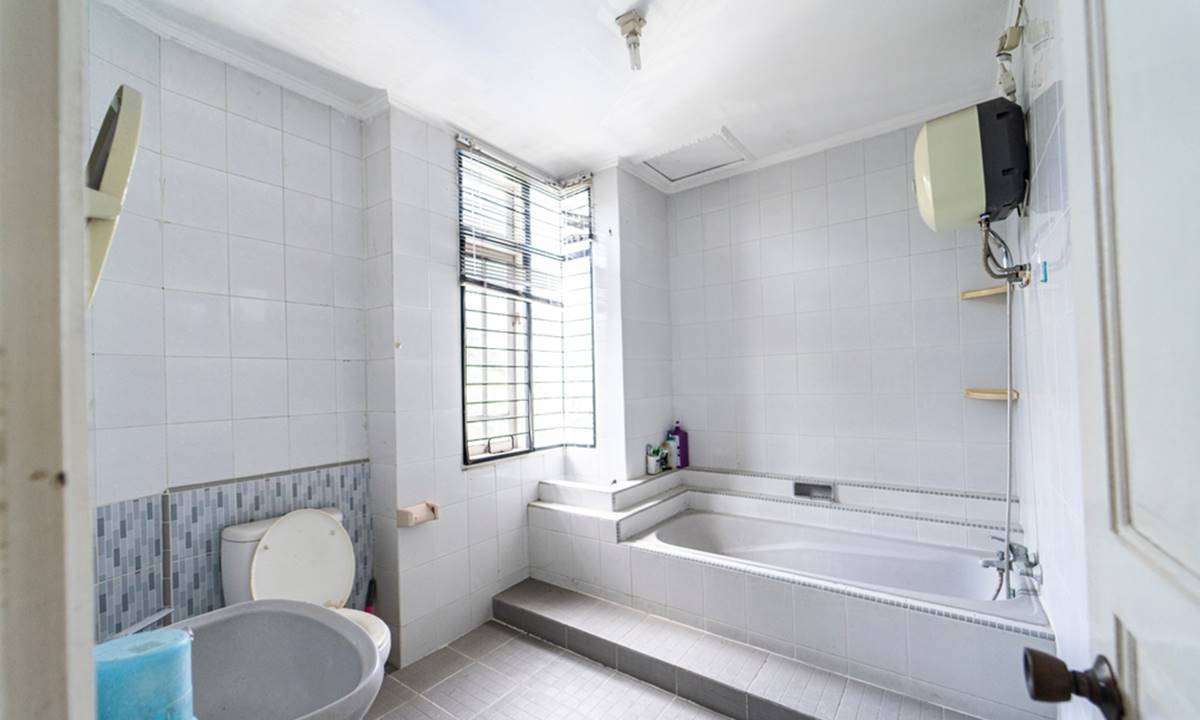 Bathtub Kamar Mandi