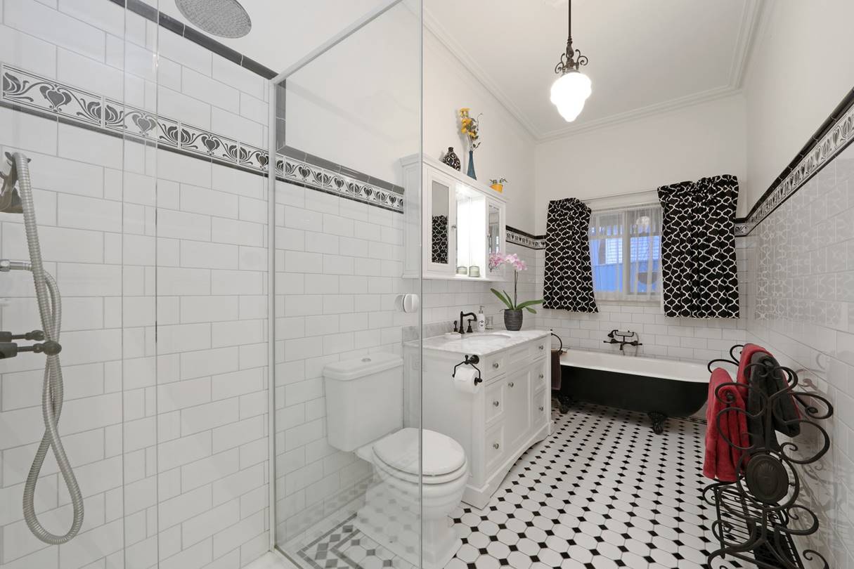 Desain Bathup Mandi Memanjang