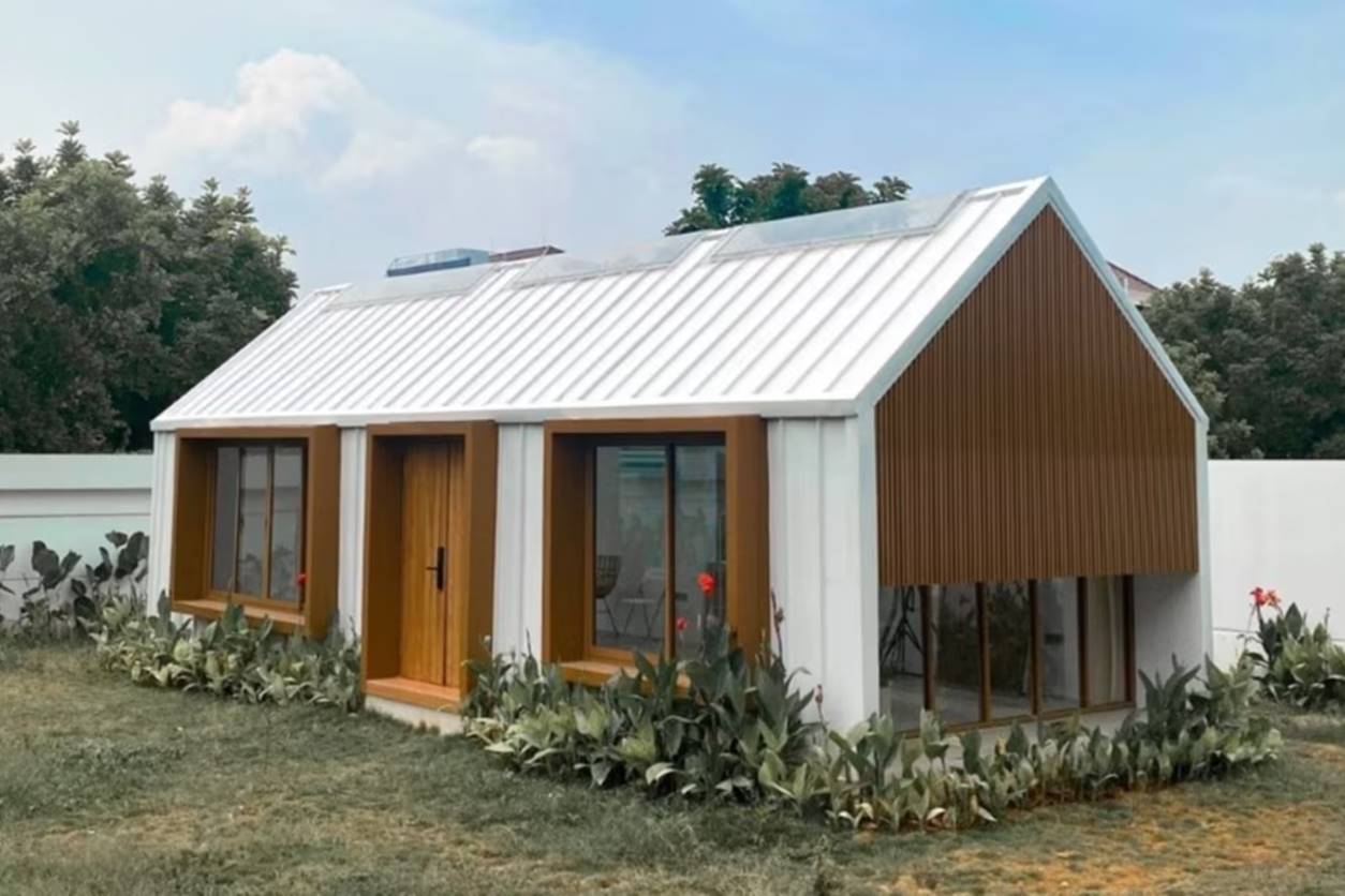 Model Rumah Setengah Permanen Tembok Kayu