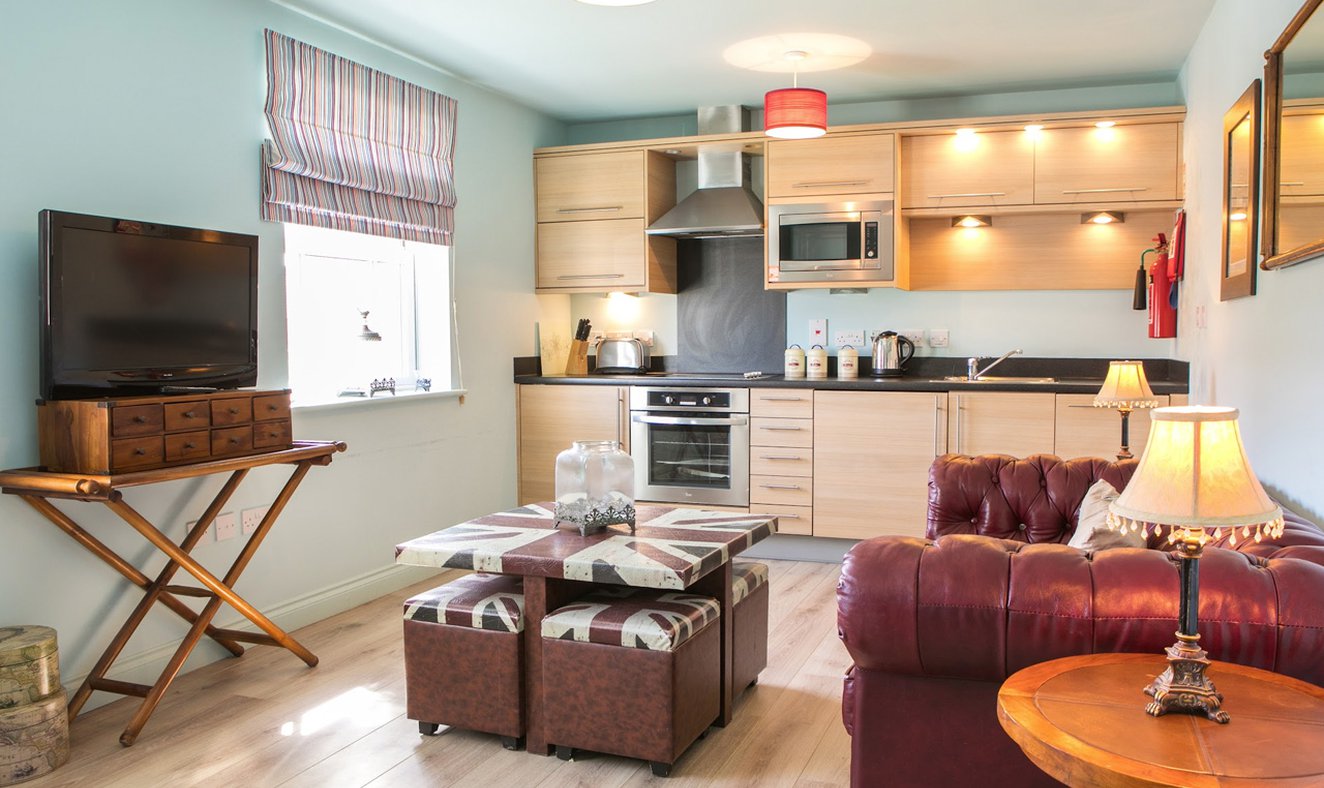 Desain Ruang Keluarga dan Dapur Kesan Antik