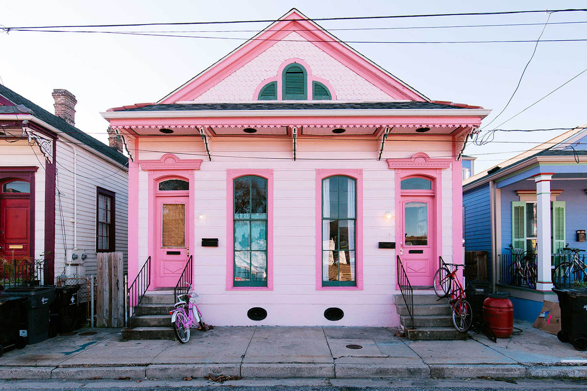 warna cat rumah yang elegan hot pink