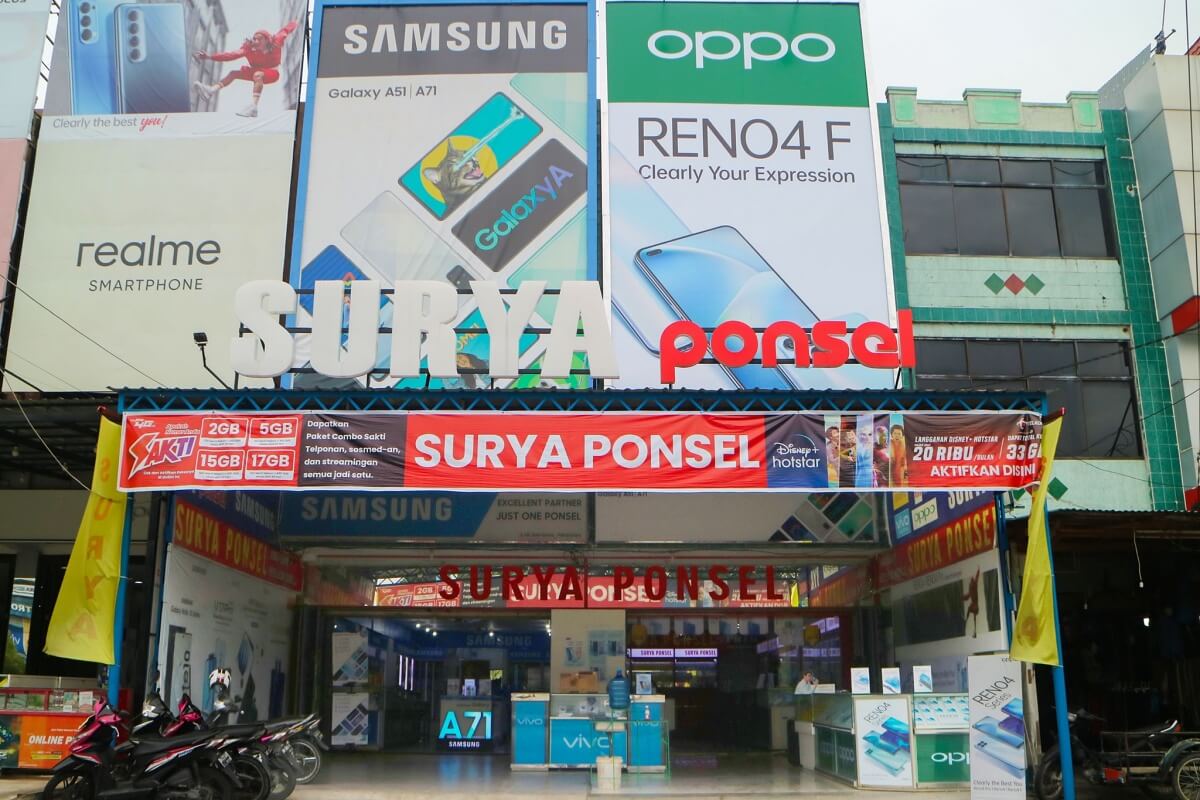 toko ponsel di ruko