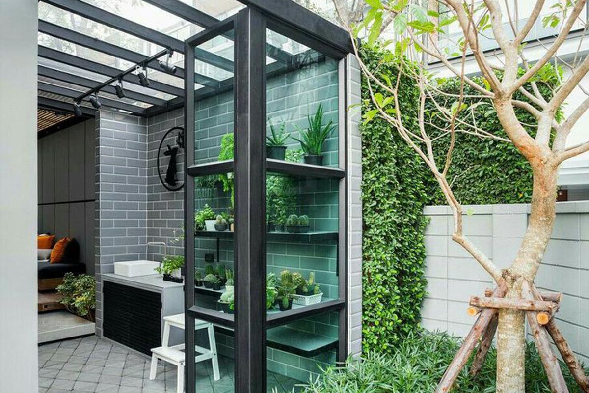 Desain Atap Teras Belakang Rumah Miring Kebelakang