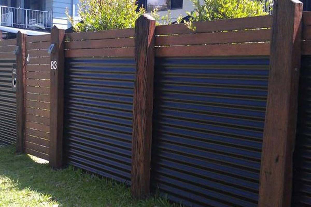 kombinasi cokelat dan hitam