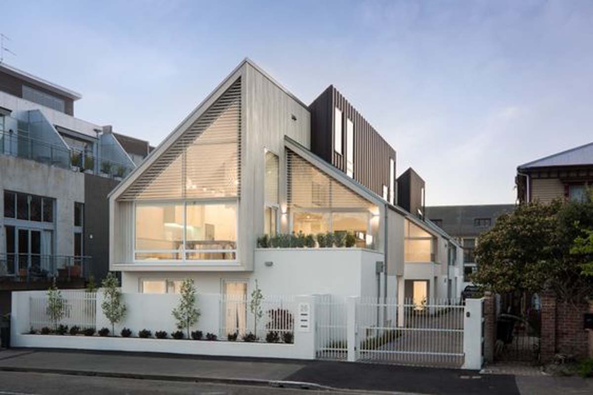 rumah japandi dengan model atap separuh samping