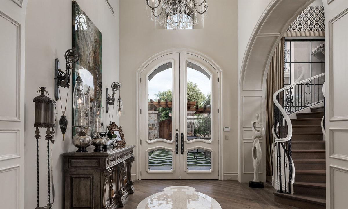 7 Ide Desain Foyer Rumah, dari Elegan hingga Vintage