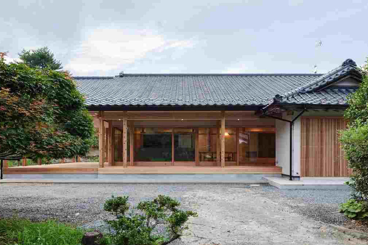 model teras rumah panjang ala jepang