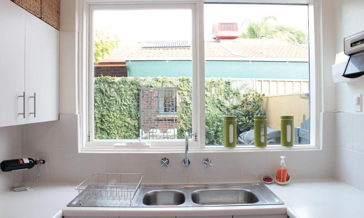 jendela dapur kecil